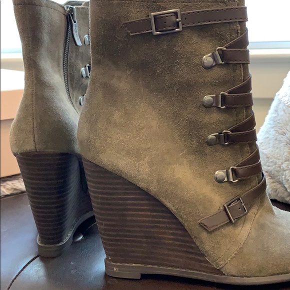 BCBGenerartion Olive suede wedge booties - Picture 4 of 5